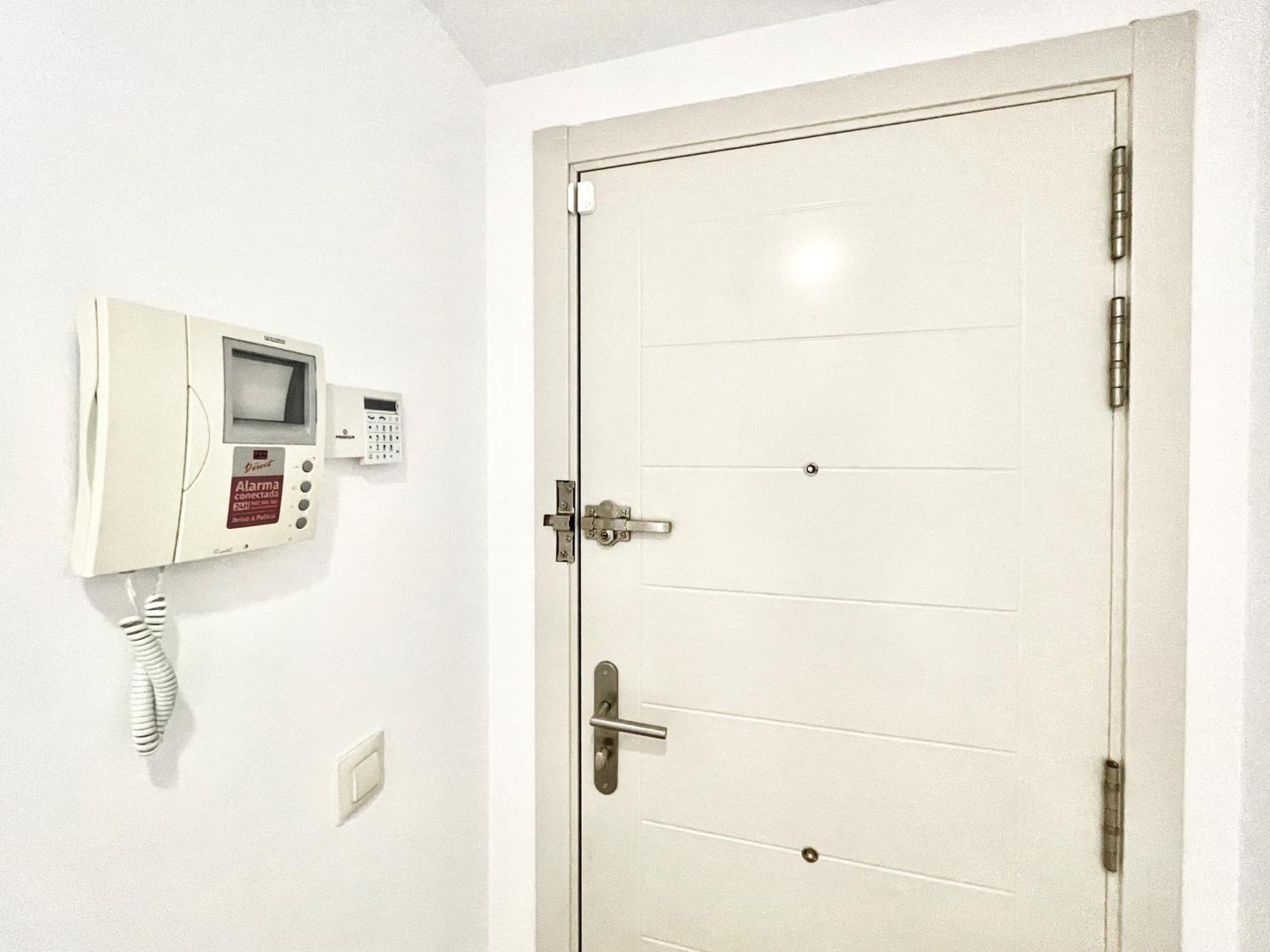 Maravilloso Apartamento Centrico De 70M2, Jardin Propio 40M2 Con Piscina Para Ninos Y Parking Opcional Malaga Ngoại thất bức ảnh