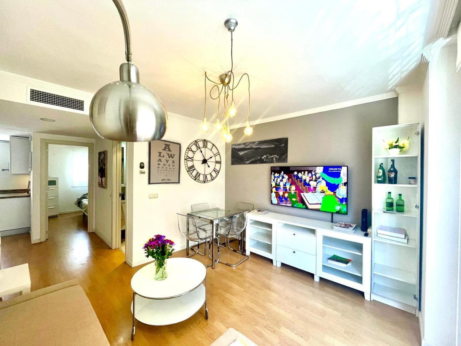 Maravilloso Apartamento Centrico De 70M2, Jardin Propio 40M2 Con Piscina Para Ninos Y Parking Opcional Malaga Ngoại thất bức ảnh